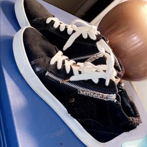 Dolce Vita Sneakers- NEW with box